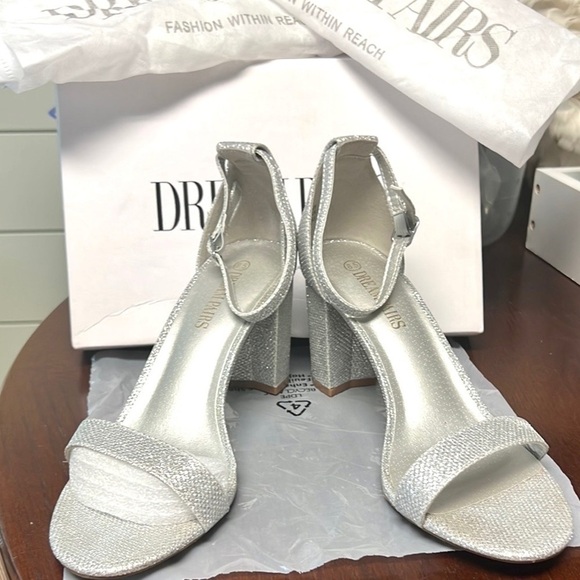 ⭐️Dreampair, Silver Glitter Chunk Heels, Worn Once, Has Dusters & Box, Size 8.5 - Picture 1 of 11